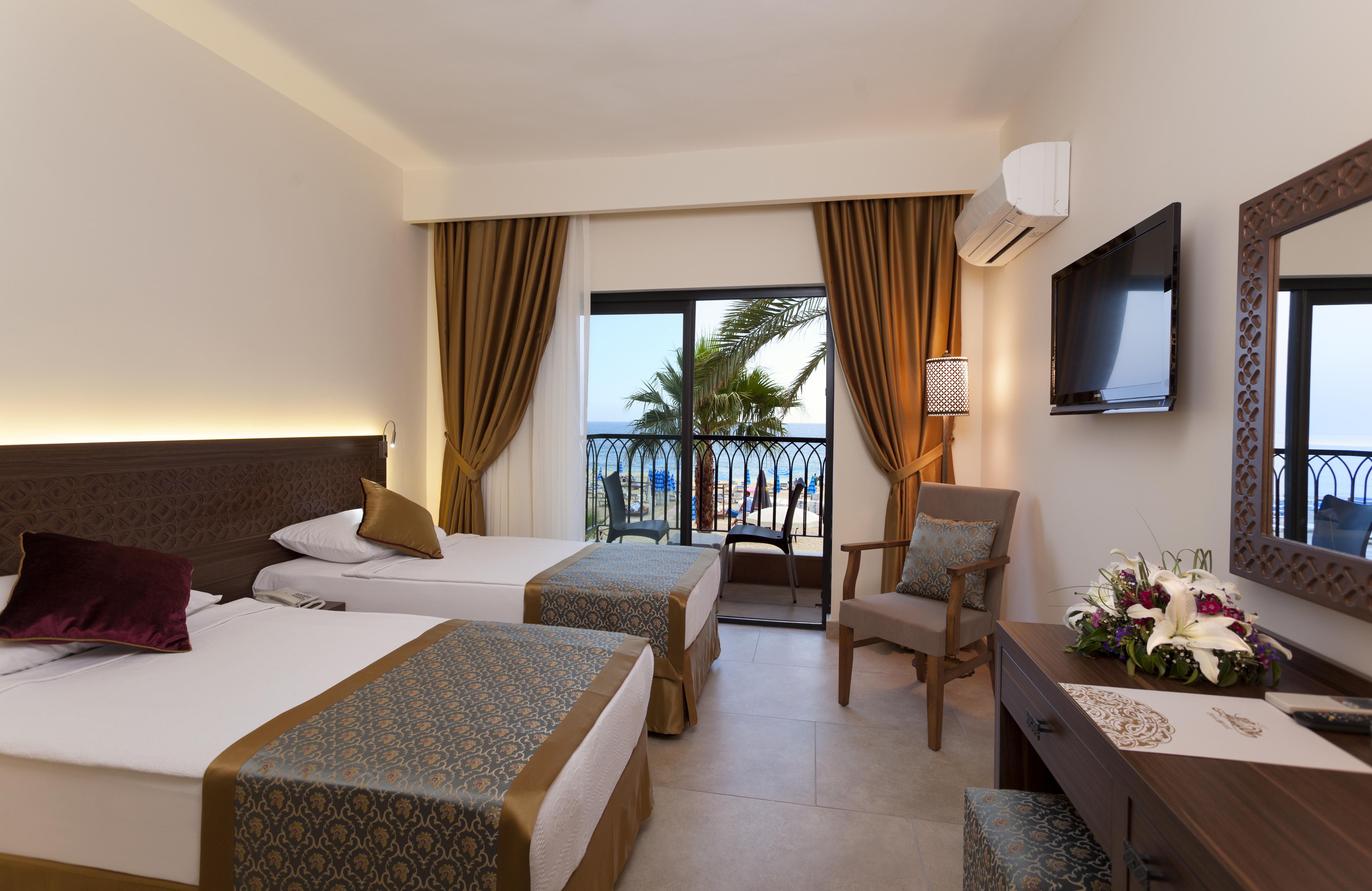 Alaaddin Beach Hotel - Adult Only Аланя Екстериор снимка