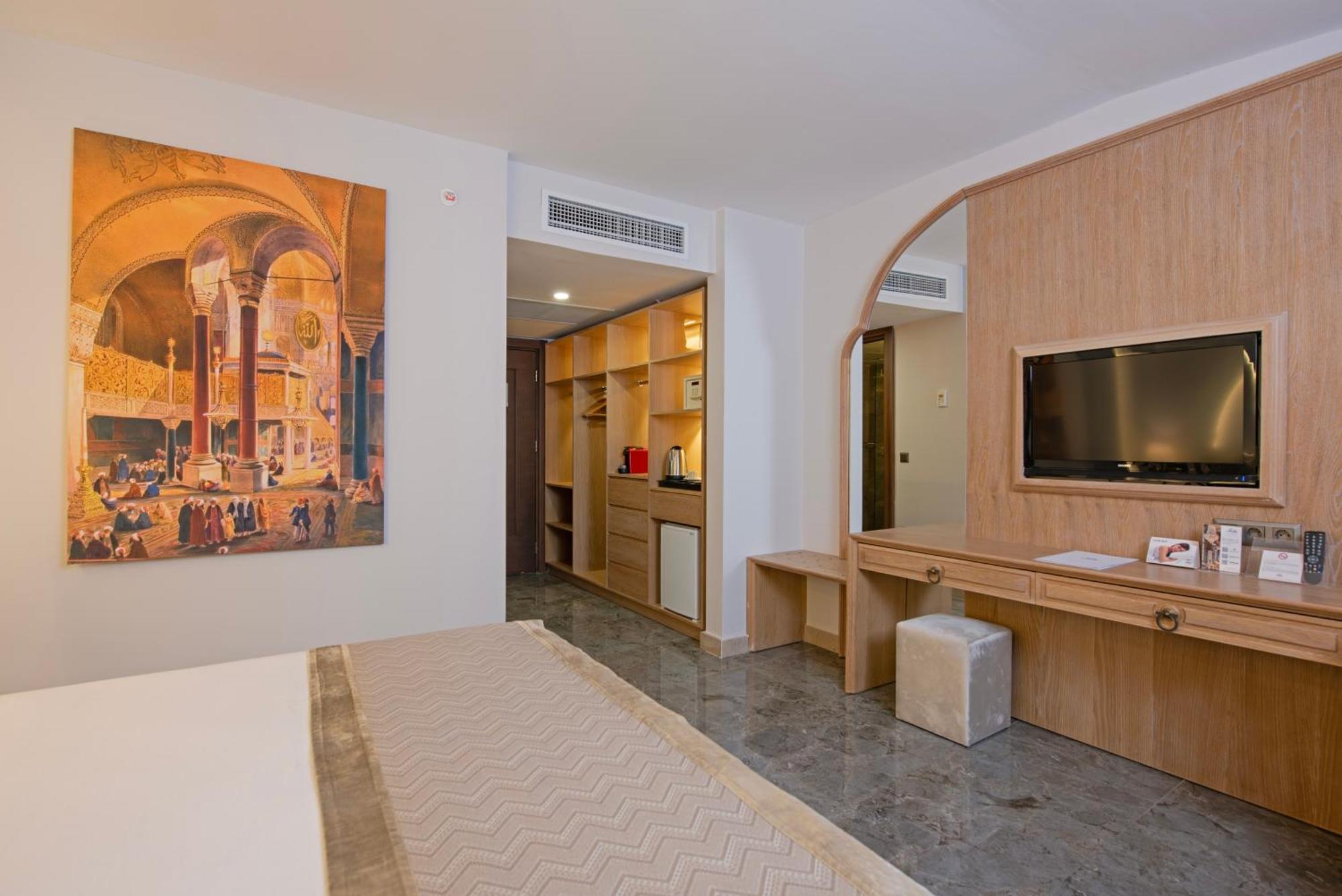 Alaaddin Beach Hotel - Adult Only Аланя Екстериор снимка